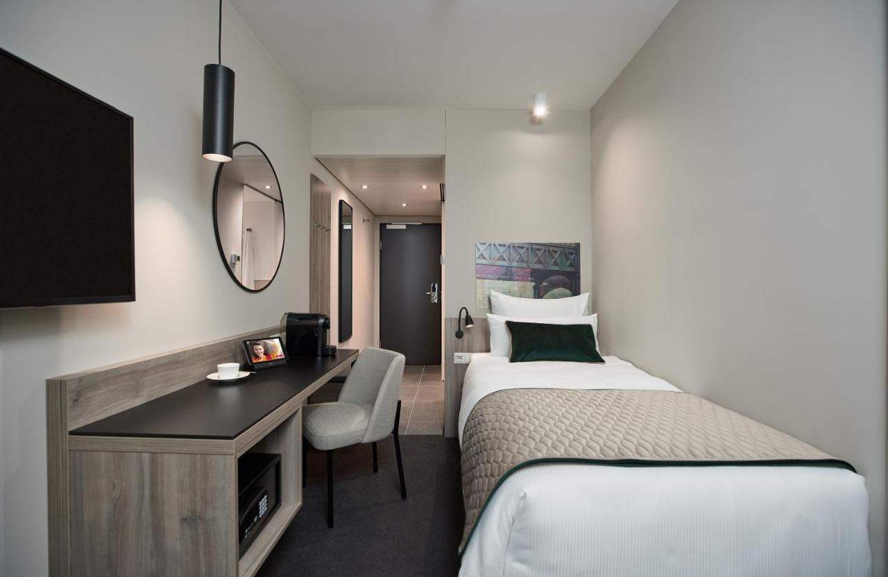 Hotel Leonardo West 4*